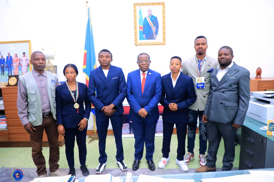 IXes Jeux de la Francophonie : Modeste Bahati encourage les jeunes joueurs de l'Ecole de football de Walungu après leur exploit