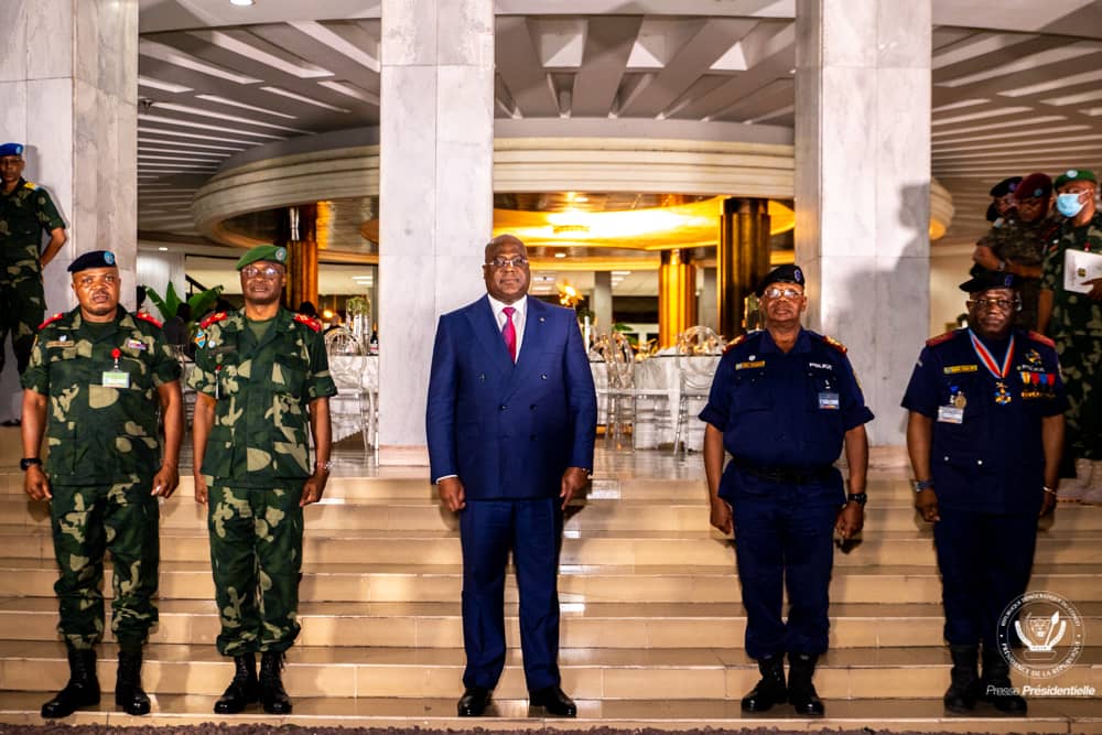 Président Felix Tshisekedi et Officiers Généraux Photo presse présidentielle