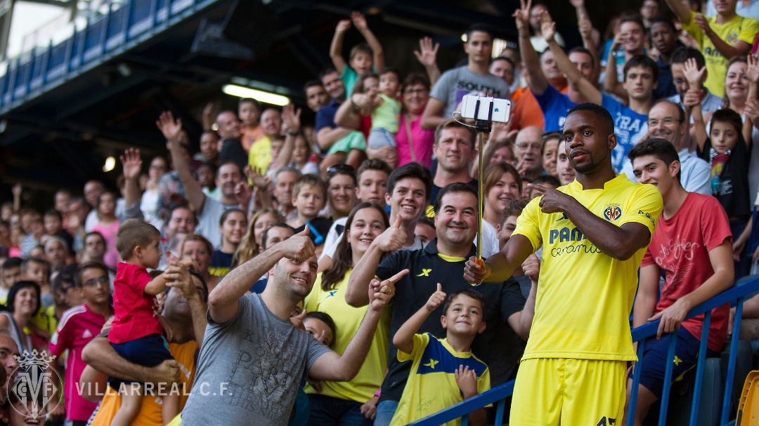 Cedric-Bakambu lors de sa présentation_Photo Villarreal Club Football