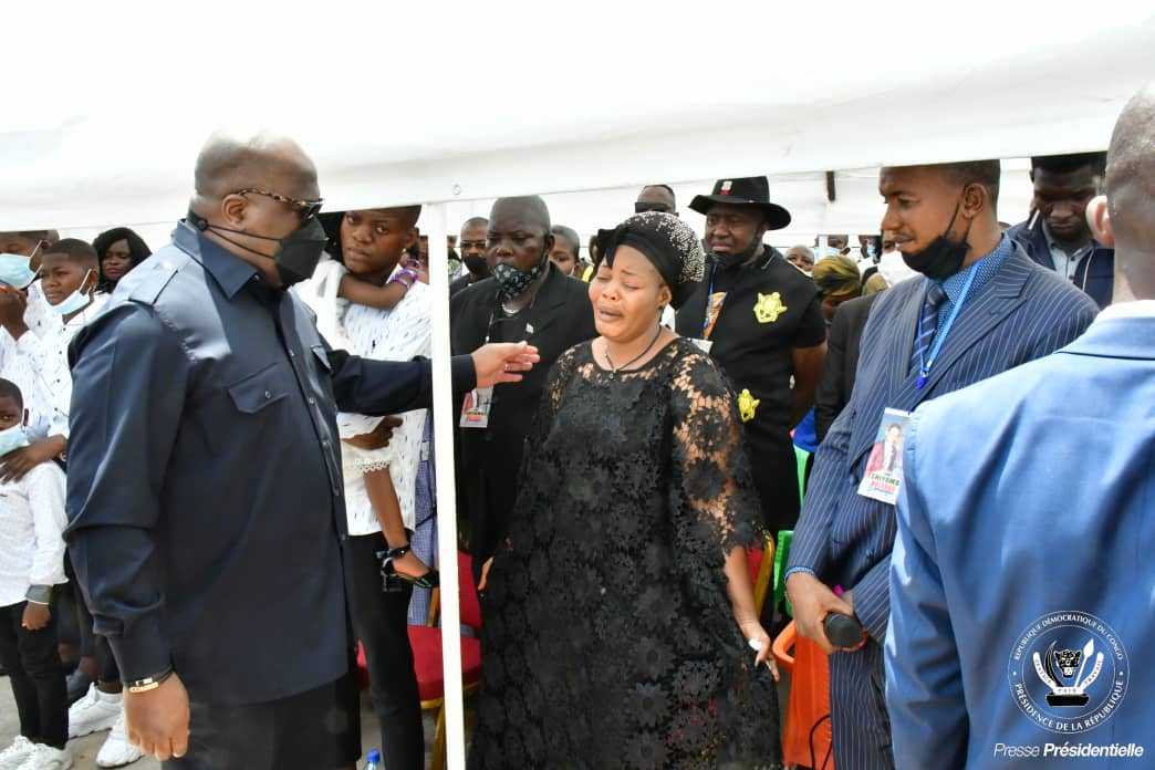 Felix Tshisekedi au hommage de l'un de ces garde_photo présidence