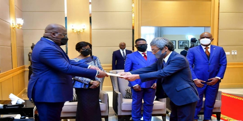 PRÉSENTATION DES LETTRES DE CRÉANCE DE TROIS AMBASSADEURS AU PALAIS DE LA NATION