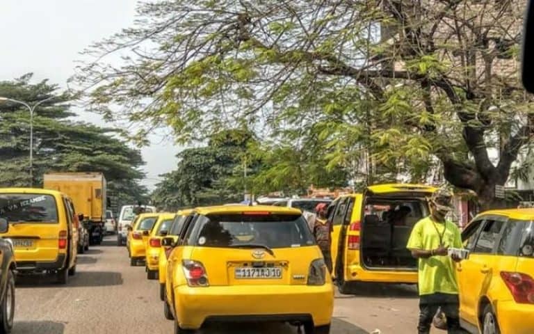 Taxi transport Kinshasa_photo des droits tiers