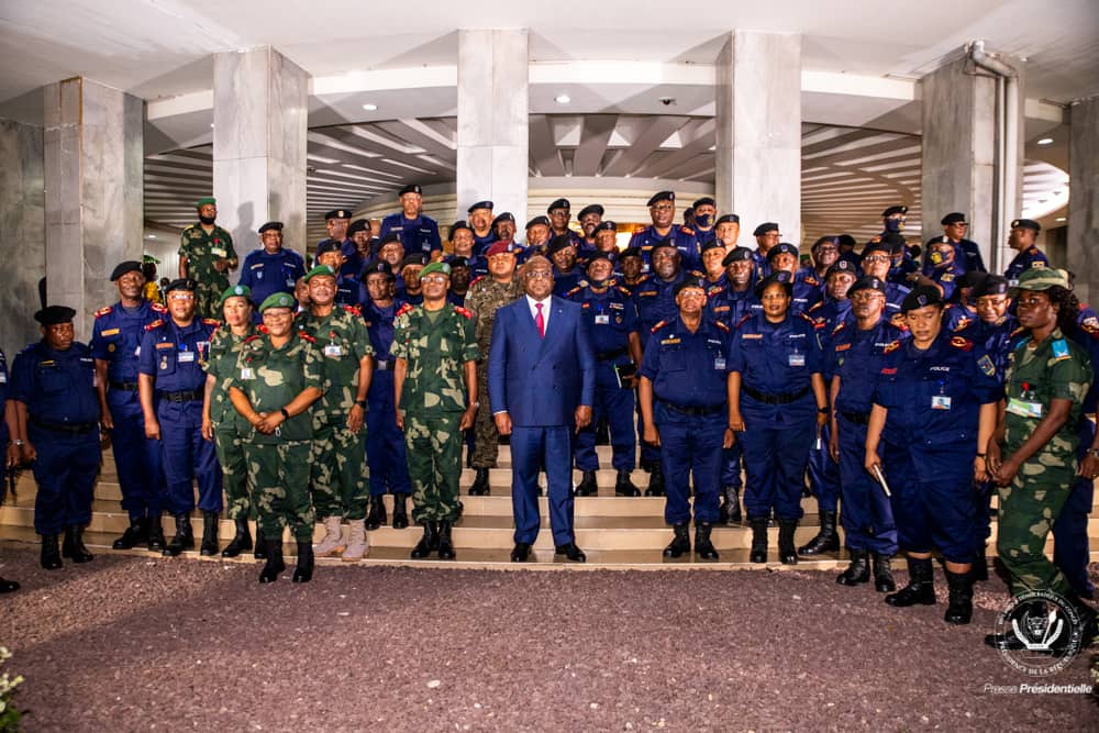 Président Felix Tshisekedi et Officiers Généraux Photo presse présidentielle